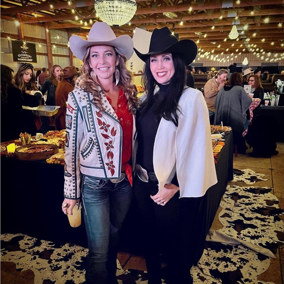 Meet your Posher, Stacy - Picture 1 of 1